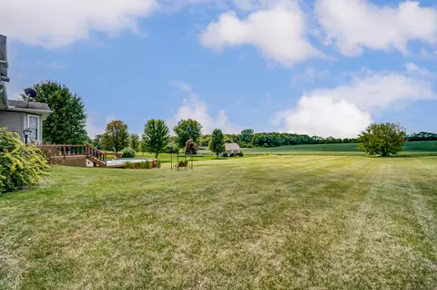 Exterior - 2965 Windy Ridge Dr, Springfield, OH 45502 photo 11 of 12