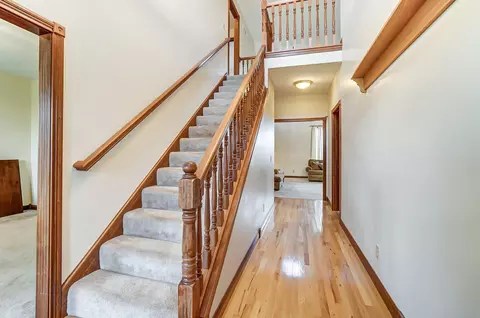 Entry Way - 2965 Windy Ridge Dr, Springfield, OH 45502 photo 3 of 8