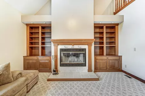 Living - 2965 Windy Ridge Dr, Springfield, OH 45502 photo 4 of 7