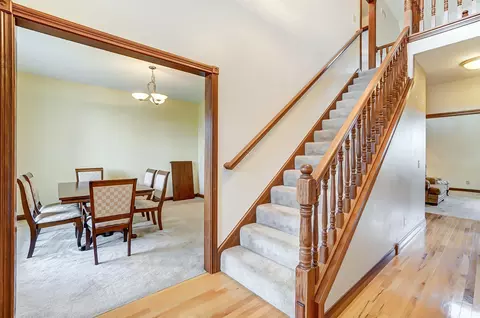 Entry Way - 2965 Windy Ridge Dr, Springfield, OH 45502 photo 2 of 8