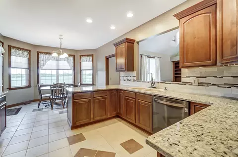 Kitchen - 2965 Windy Ridge Dr, Springfield, OH 45502 photo 5 of 7