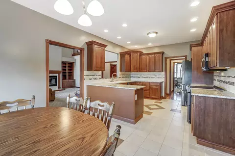 Kitchen - 2965 Windy Ridge Dr, Springfield, OH 45502 photo 1 of 7