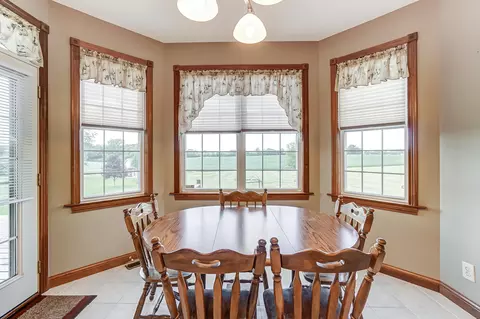 Dining - 2965 Windy Ridge Dr, Springfield, OH 45502 photo 2 of 5