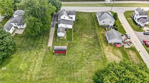 4218 Moorefield Rd, Springfield, OH 45502 photo 2