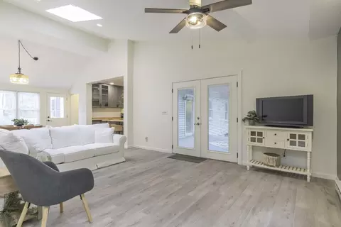 Living - 919 Broadway Ave, Sidney, OH 45365 photo 3 of 5