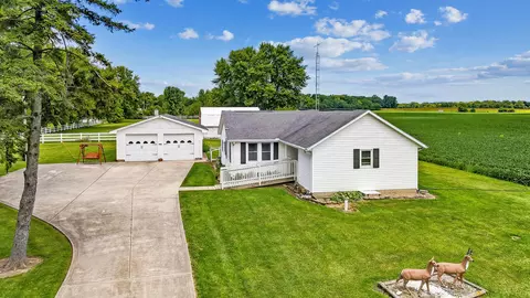 805 E Peterson Rd, Piqua, OH 45356