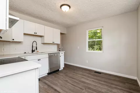1513 W Clark St, Springfield, OH 45506 photo 5