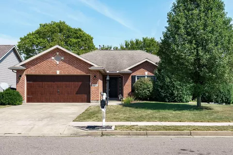 2662 Shady Tree Dr, Troy, OH 45373