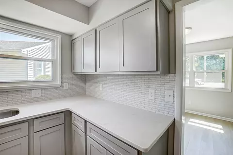 654 W Harding Rd, Springfield, OH 45504 photo 8