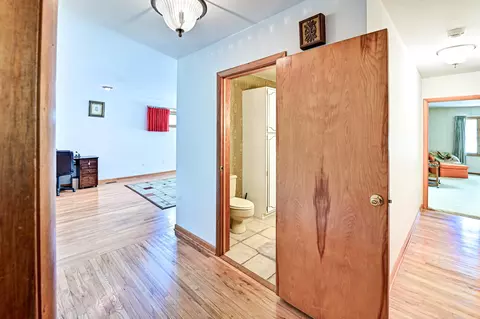 Entry Way - 805 S Western Ave, Springfield, OH 45506 photo 2 of 2