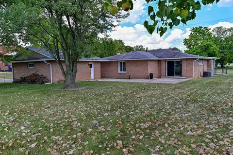Exterior - 805 S Western Ave, Springfield, OH 45506 photo 9 of 12