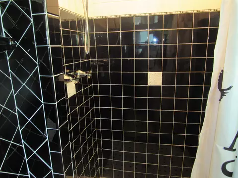 Bath - 805 S Western Ave, Springfield, OH 45506 photo 1 of 9