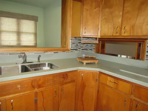 Kitchen - 805 S Western Ave, Springfield, OH 45506 photo 7 of 14