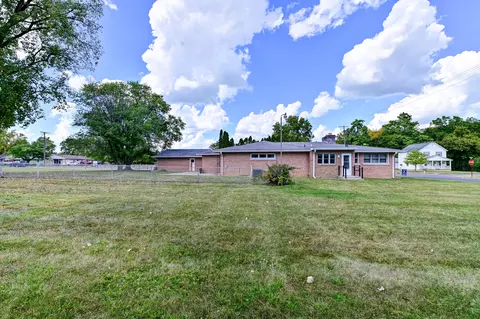 Exterior - 805 S Western Ave, Springfield, OH 45506 photo 10 of 12