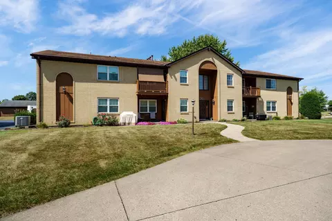 620 Kitrina Ave #E, Tipp City, OH 45371