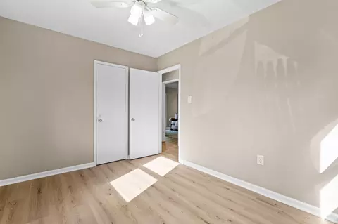Bedroom - 2127 S Hadley Rd, Springfield, OH 45505 photo 3 of 5
