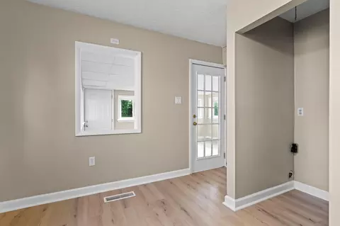 Entry Way - 2127 S Hadley Rd, Springfield, OH 45505 photo 3 of 3