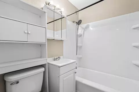 Bath - 2127 S Hadley Rd, Springfield, OH 45505 photo 1 of 1