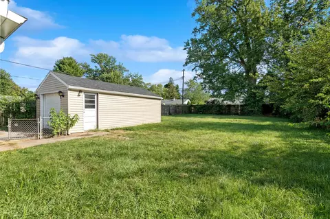 Exterior - 2127 S Hadley Rd, Springfield, OH 45505 photo 2 of 4