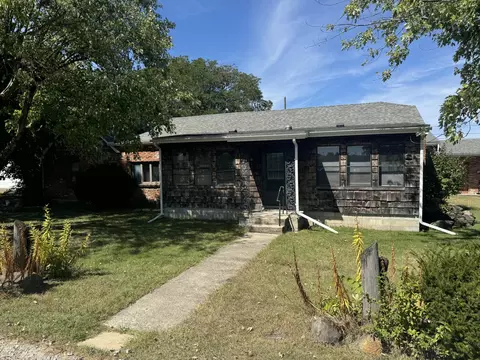 Exterior - 1205 Skinner Ln, Springfield, OH 45504 photo 2 of 10