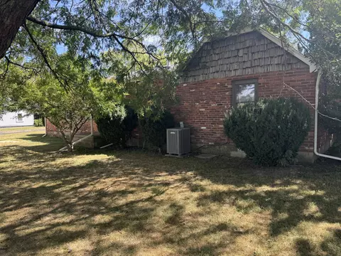 Exterior - 1205 Skinner Ln, Springfield, OH 45504 photo 5 of 10