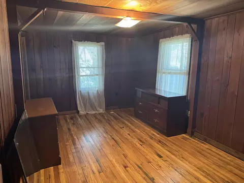 Bedroom - 1205 Skinner Ln, Springfield, OH 45504 photo 2 of 3