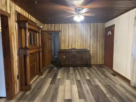 Living - 1205 Skinner Ln, Springfield, OH 45504 photo 1 of 3