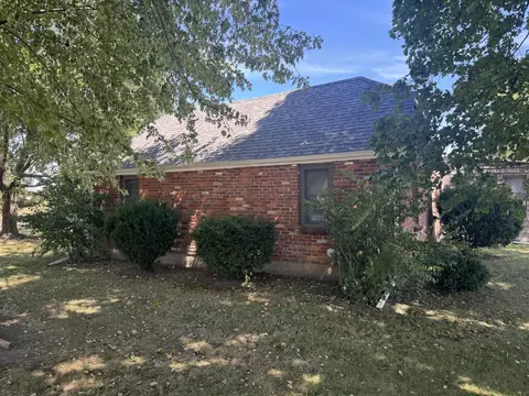 Exterior - 1205 Skinner Ln, Springfield, OH 45504 photo 4 of 10