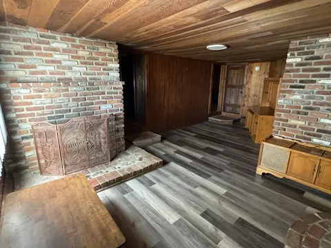 Living - 1205 Skinner Ln, Springfield, OH 45504 photo 2 of 3
