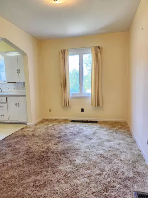 215 W Roseland Ave, Springfield, OH 45503 photo 5