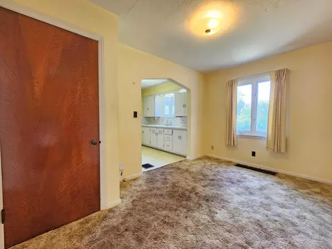 215 W Roseland Ave, Springfield, OH 45503 photo 6
