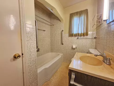 215 W Roseland Ave, Springfield, OH 45503 photo 9