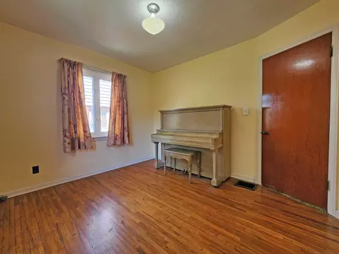 215 W Roseland Ave, Springfield, OH 45503 photo 12