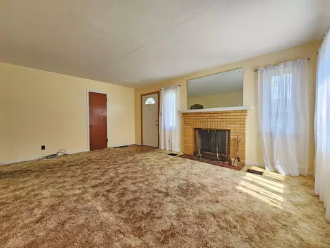 215 W Roseland Ave, Springfield, OH 45503 photo 2