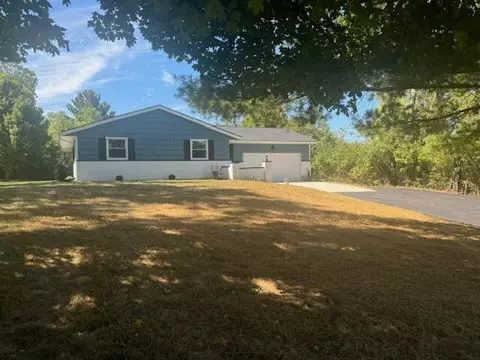 Exterior - 4989 Willowdale Rd, Springfield, OH 45502 photo 2 of 10