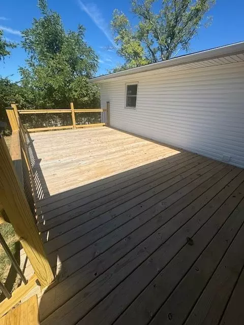 Exterior - 4989 Willowdale Rd, Springfield, OH 45502 photo 7 of 10