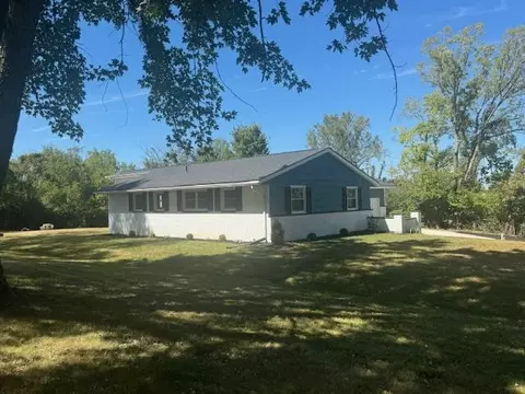 Exterior - 4989 Willowdale Rd, Springfield, OH 45502 photo 5 of 10