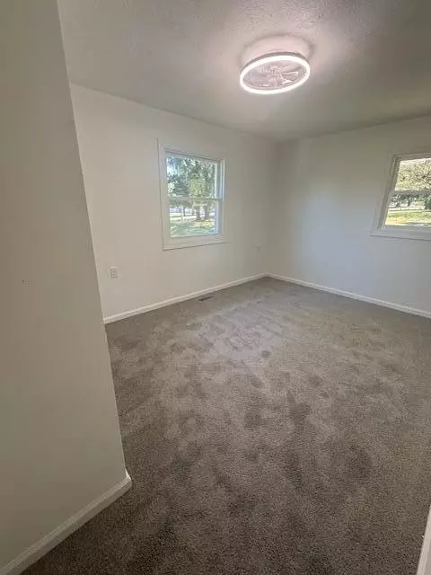 Bedroom - 4989 Willowdale Rd, Springfield, OH 45502 photo 6 of 7