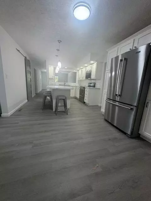 Kitchen - 4989 Willowdale Rd, Springfield, OH 45502 photo 4 of 11