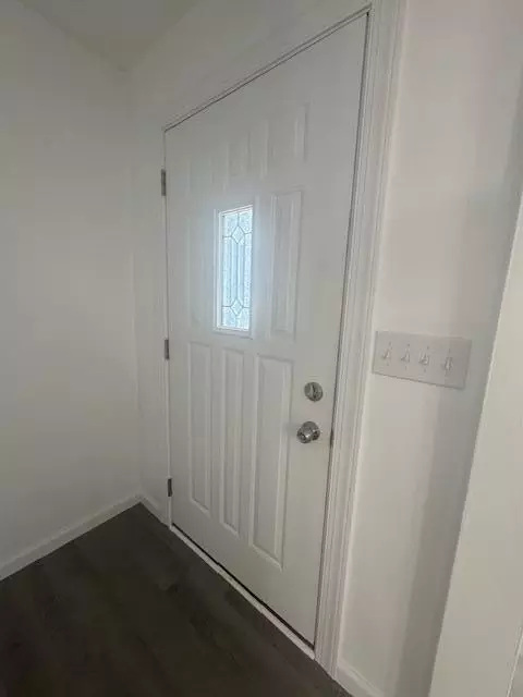 Entry Way - 4989 Willowdale Rd, Springfield, OH 45502 photo 2 of 4