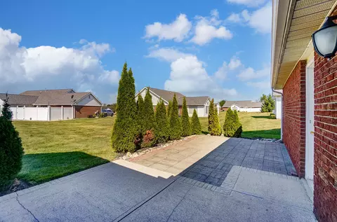 1881 Pinehurst Dr, Springfield, OH 45502 photo 7