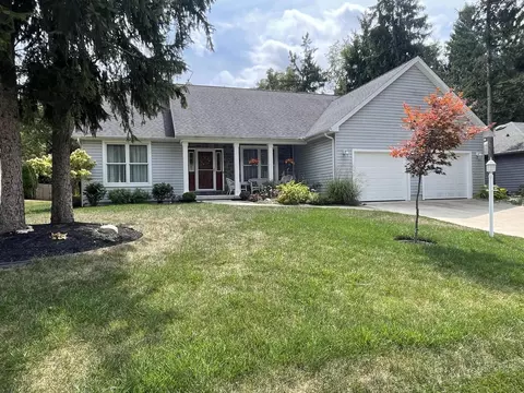 1700 Whispering Pines Ln, Bellefontaine, OH 43311