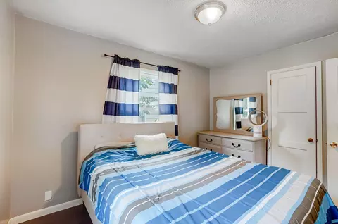 Bedroom - 1802 N Sweetbriar Ln, Springfield, OH 45505 photo 2 of 8