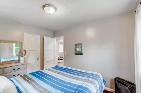 Bedroom - 1802 N Sweetbriar Ln, Springfield, OH 45505 photo 3 of 8