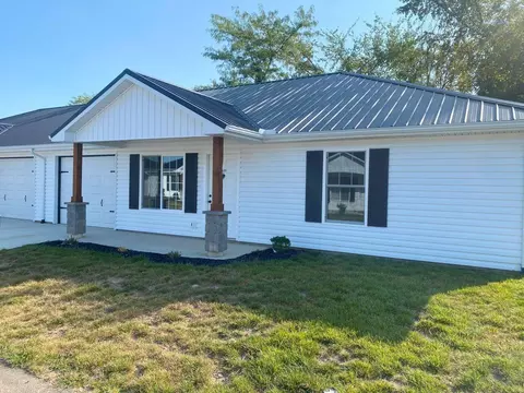1635 Irene Dr #28, Bellefontaine, OH 43311