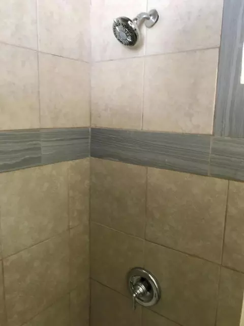 Bath - 332 Warren Dr, Springfield, OH 45503 photo 2 of 2