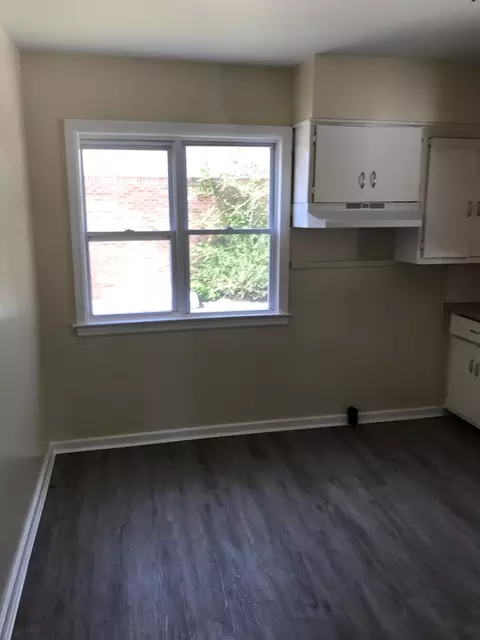 Kitchen - 332 Warren Dr, Springfield, OH 45503 photo 2 of 2