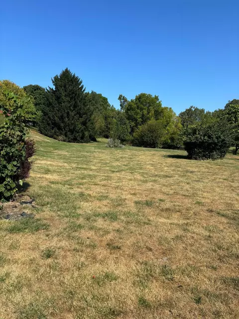 1121 Dickerson Dr, Troy, OH 45373
