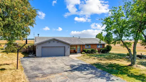 3270 Craig Rd, Springfield, OH 45502