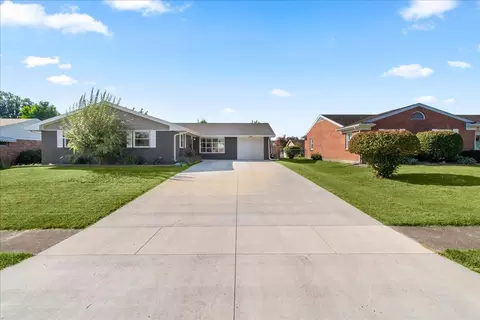 2445 Sherwood Dr, Lima, OH 45805